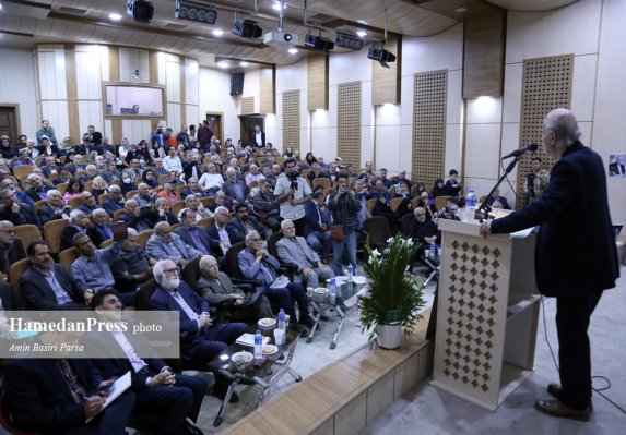 پاسداشت نویسندگان و اندیشمندان پاسداشت تفکر و هویت فرهنگی جامعه است