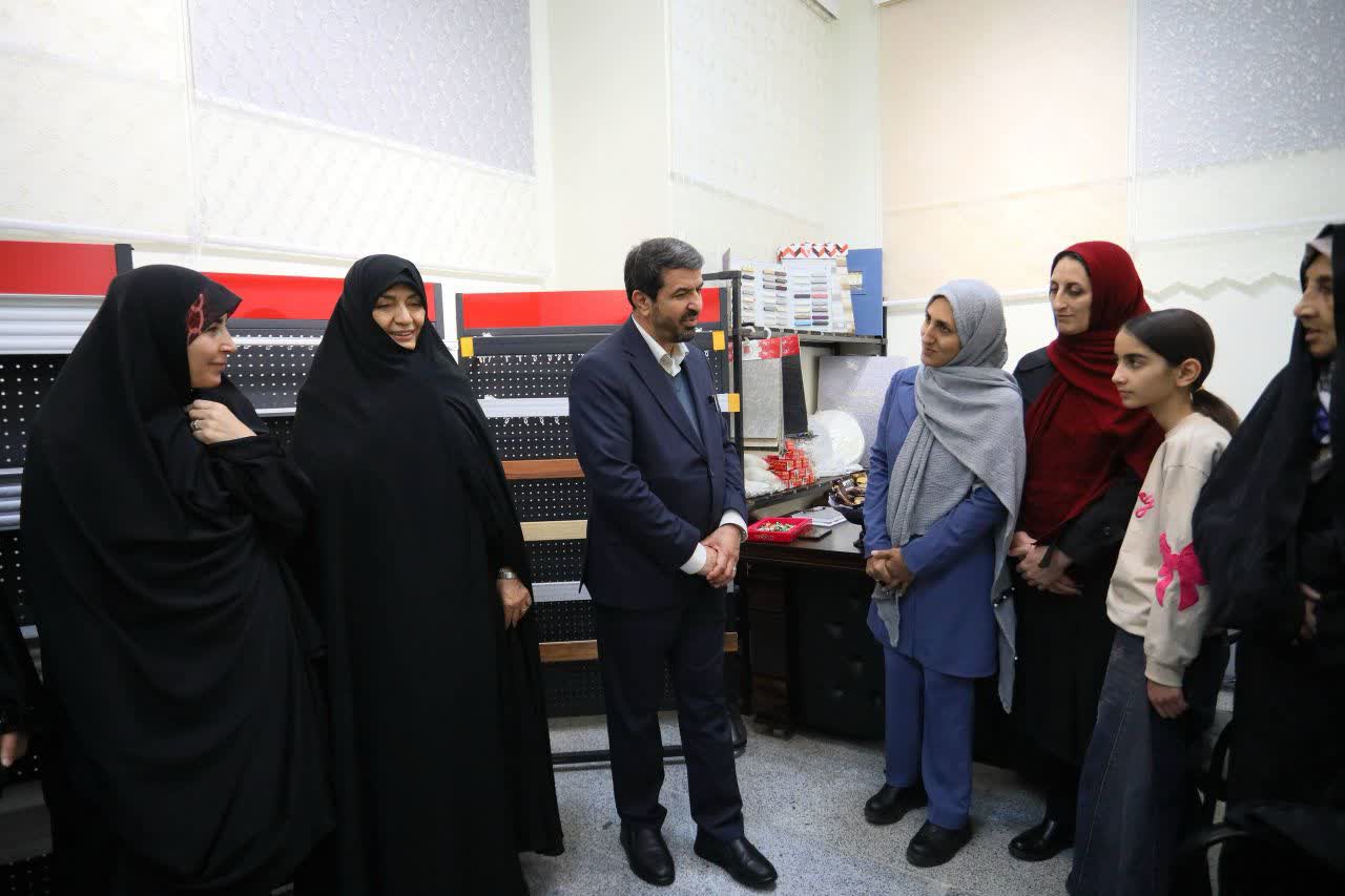 راه اندازی نخستین مرکز صنایع‌دستی و مشاغل خانگی بانوان همدانی در پایتخت
