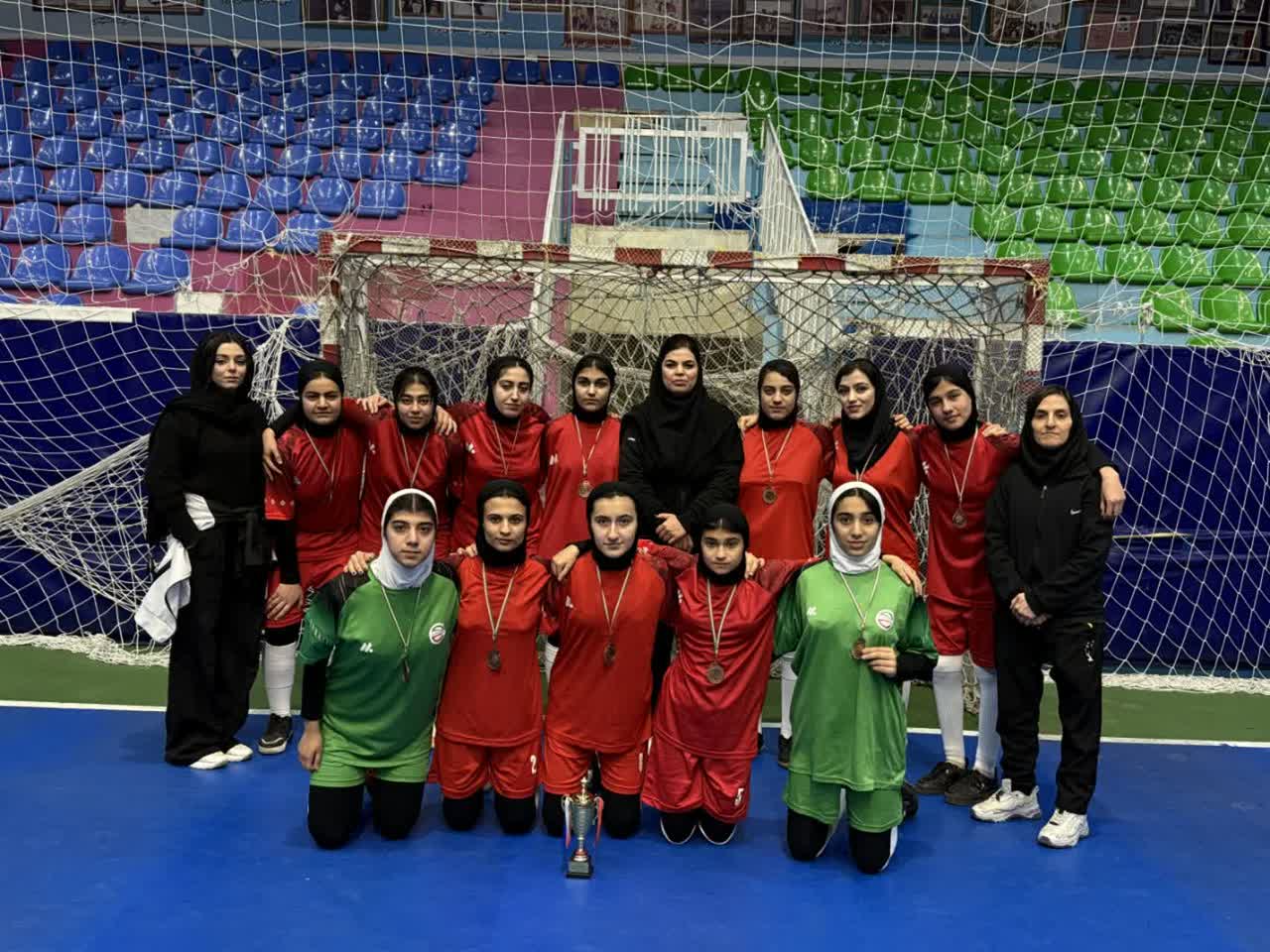 همدان بر سکوی سوم هاکی بانوان کشور ایستاد