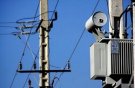 رفع افت ولتاژ برق در منطقه نان بربری رزن با نصب ترانس جدید