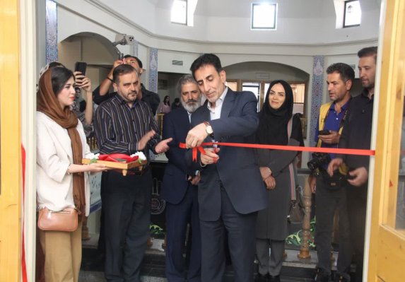 عکسی برای مهربانی/ پنجمین نمایشگاه سالانه عکس همدان افتتاح شد