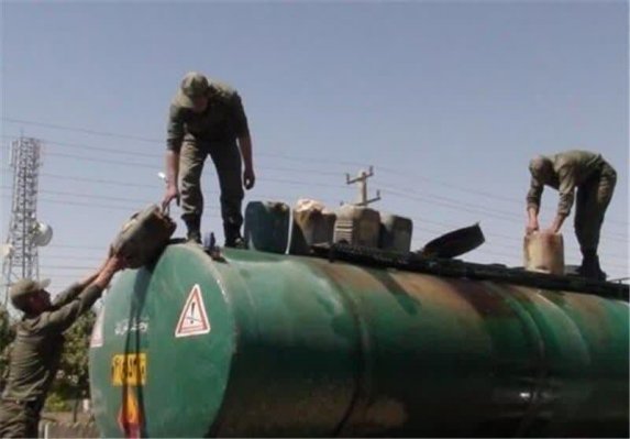 خودروی قاچاق سوخت در فامنین متوقف شد