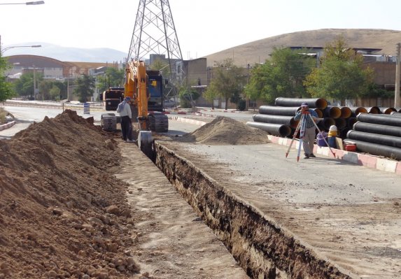آغاز فاز دوم اجرای خط انتقال فاضلاب طرح نهضت ملی مسکن در سرکان
