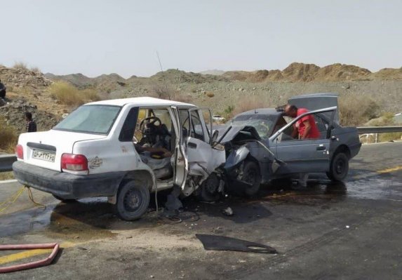 در برخورد پژو و پراید در همدان ۵ نفر جان باختند