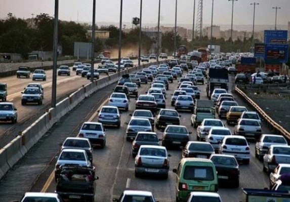 تردد بیش از  ۲ میلیون خودرو از جاده‌های همدان