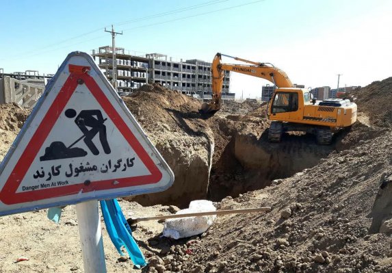 آغاز عملیات اجرایی شبکه جمع‌آوری فاضلاب مسکن ملی کوی پرواز در همدان