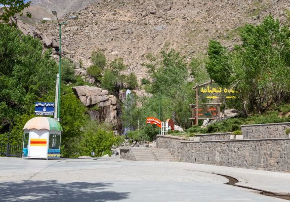 پایان مطالعات ساماندهی میدان گنجنامه/گردشگران بدون ترافیک سفر می‌کنند 