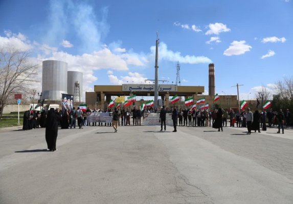  زنجیره انسانی جوانان همدان در صیانت از زیرساخت‌های کشور شکل گرفت