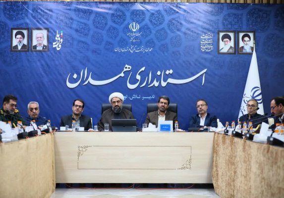 مدیریت فرصت خدمت است نه پشت‌میزنشینی