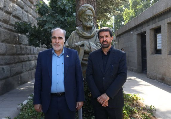  آرامگاه بوعلی و باباطاهر به مراکز تحول فکری و علمی تبدیل شوند