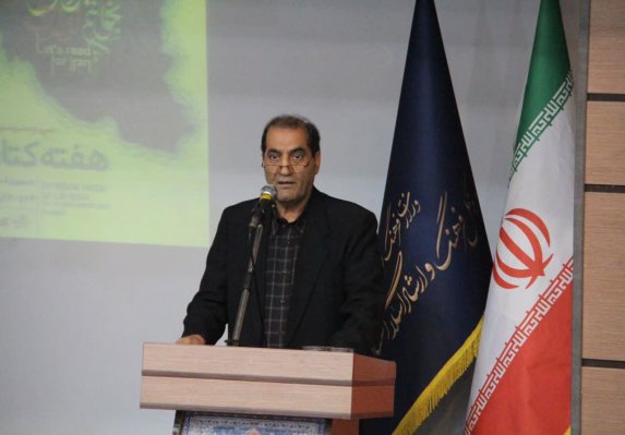 نویسندگان و ناشران در شکل‌دهی افکار عمومی نقش‌آفرین هستند 