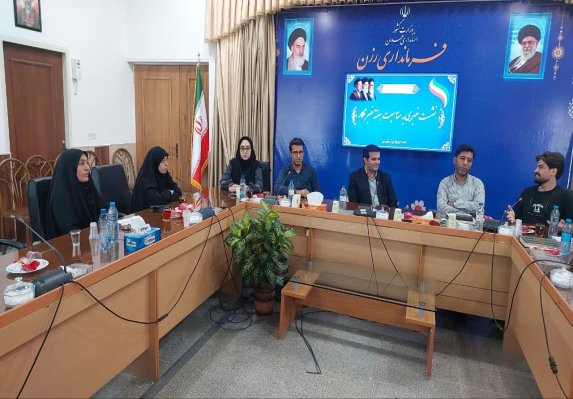فضای فکری جامعه را خبرنگاران می‌سازند